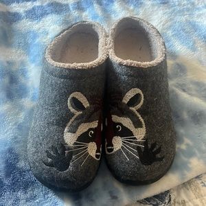 LLBean Raccoon slippers, barely worn